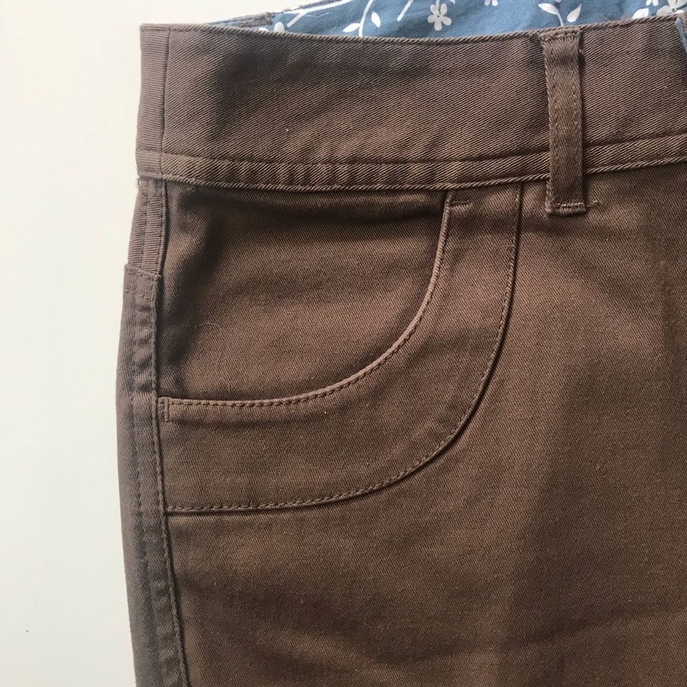 CHRISTOPHER & BANKS Capris Pants Brown Comfort Stretch Button Cuff Size 4 - Picture 3 of 7